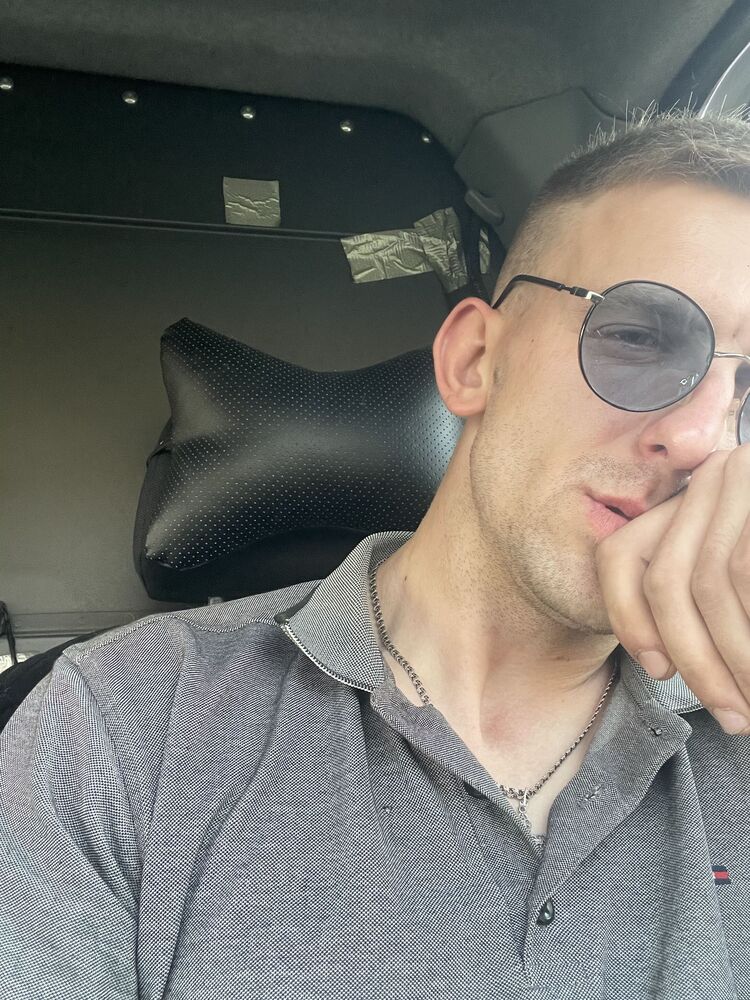  ,   Igor, 28 ,   ,   , c , 