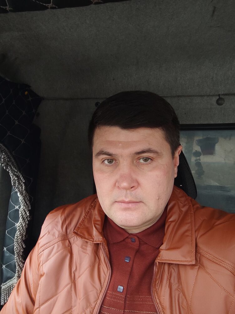  49703647  , 43 ,    