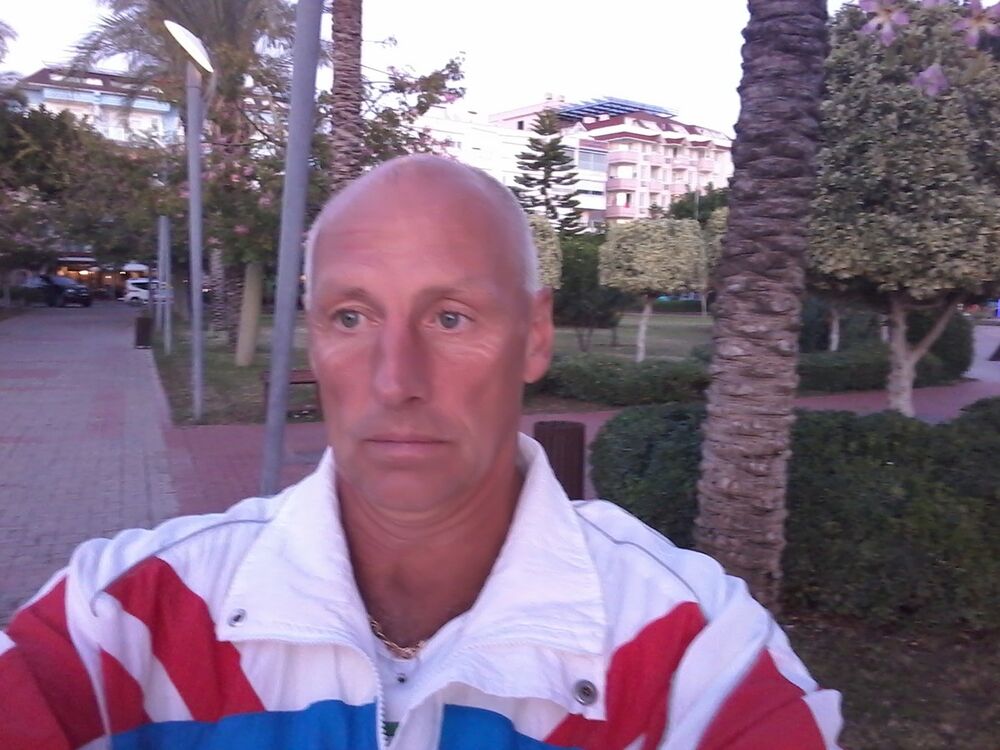  11526107  Oleg, 54 ,    