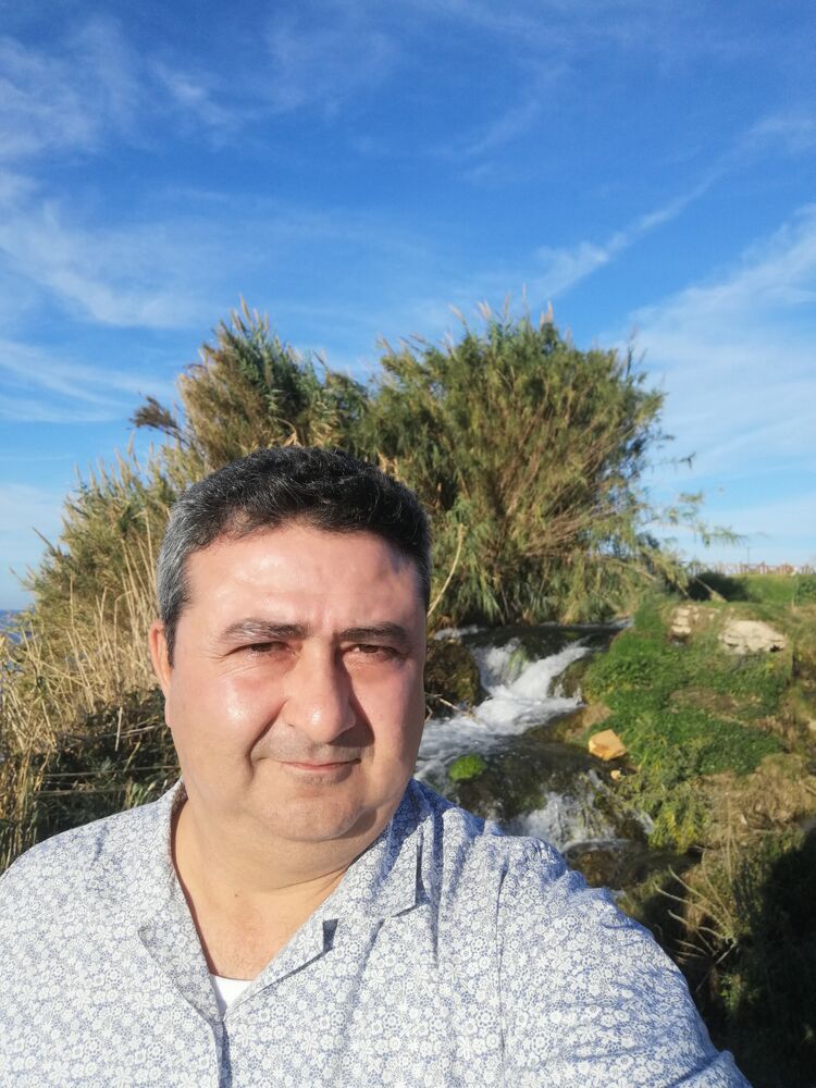  54741917  Mesut kork, 34 ,    