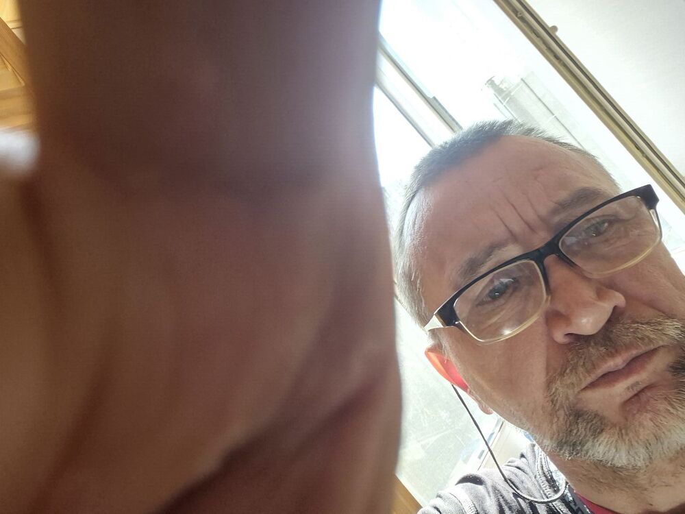  54547927  Mihail, 57 ,    