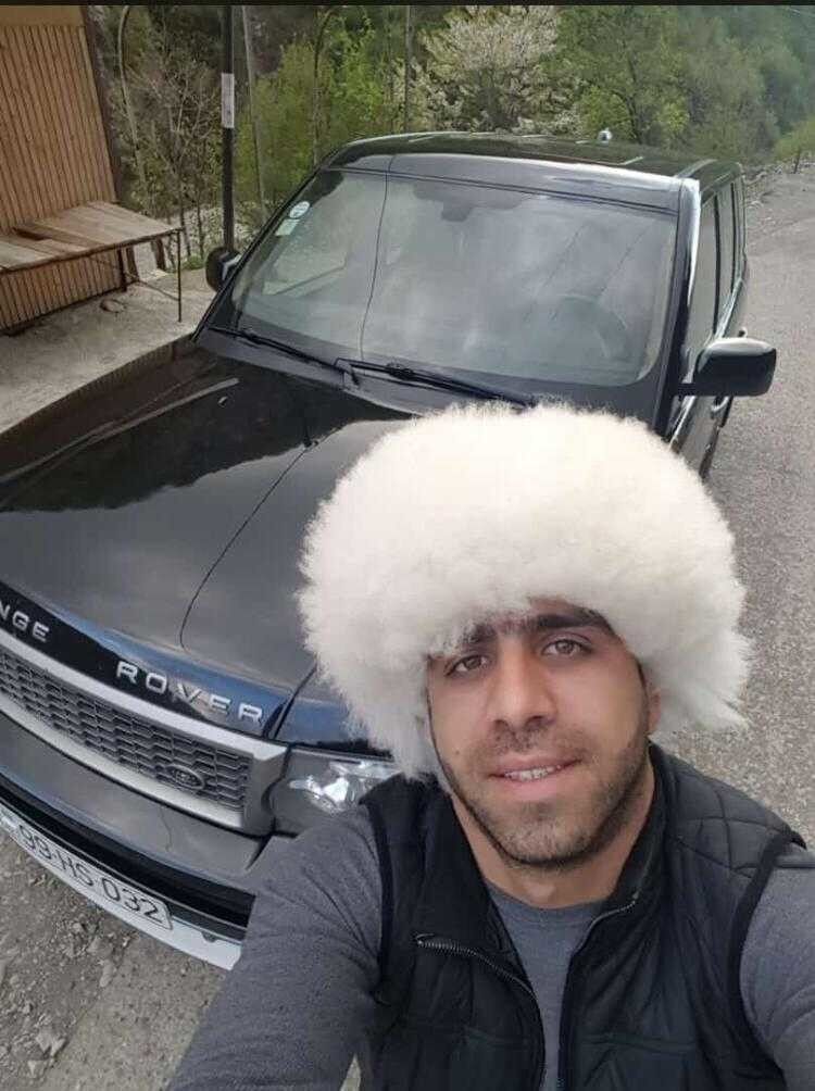  19835477  Elnur, 38 ,    