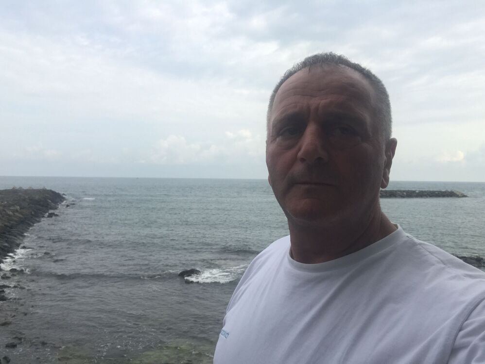  38162557  Ahmet, 49 ,    