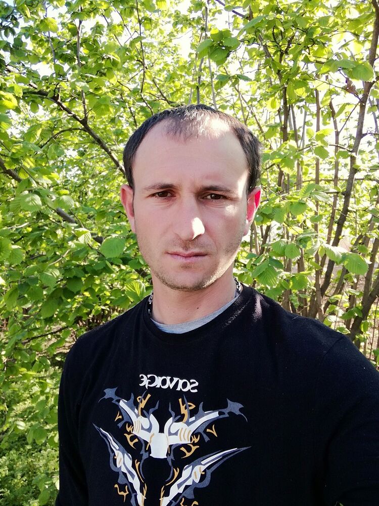  15933637  Zaur, 38 ,    