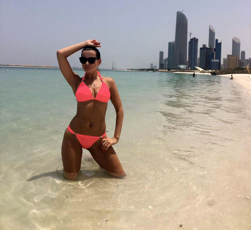  ,   Elen, 42 ,   ,   