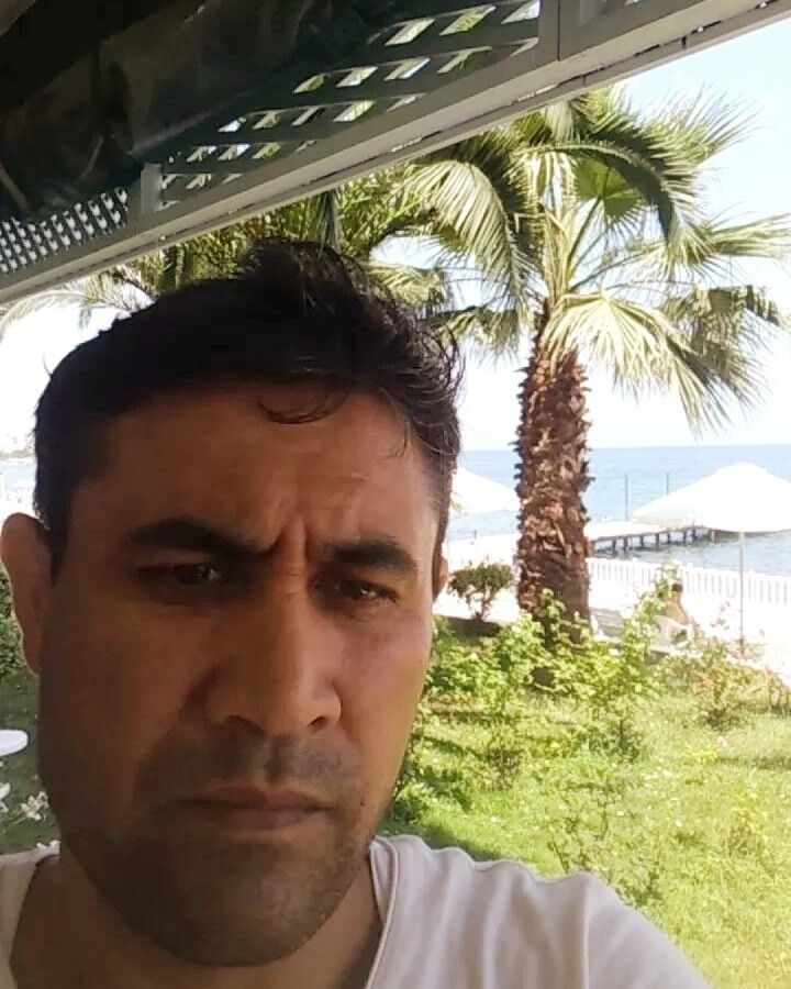  ,   Migel, 40 ,  