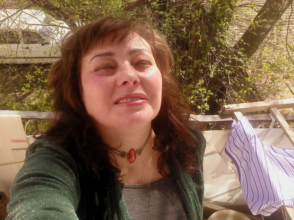  8750907  Nina, 59 ,    