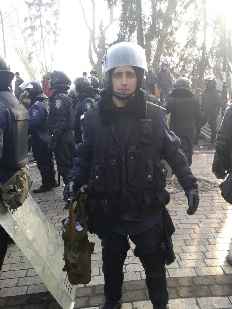  4408957  Ageenko, 31 ,    