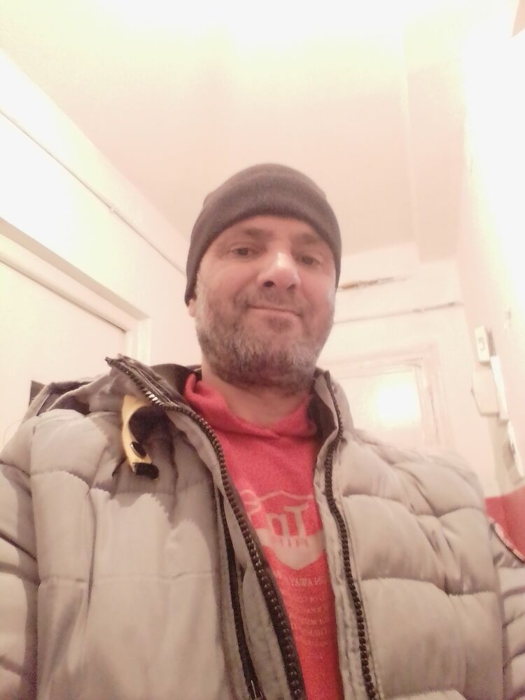  34427147  Salim, 45 ,    