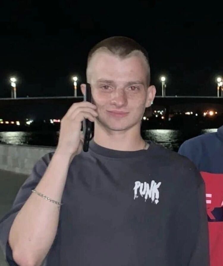  34681657  , 22 ,    