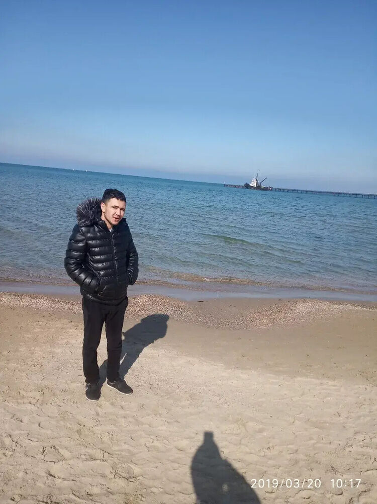  21460287  Ruslan, 34 ,    