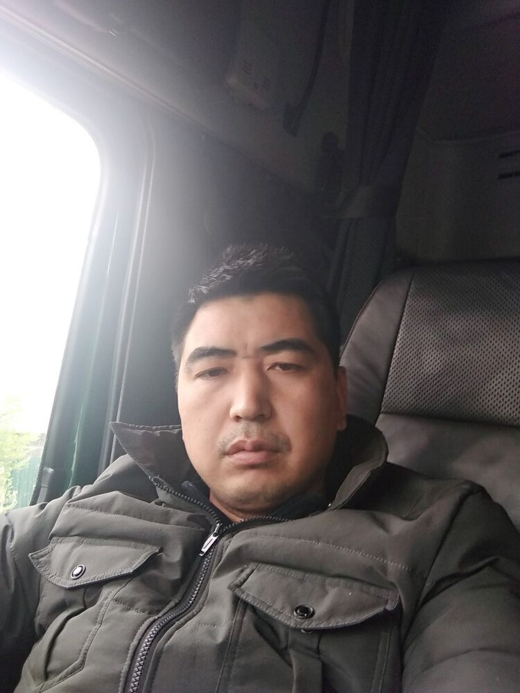  ,   Timur, 37 ,   ,   , c , 