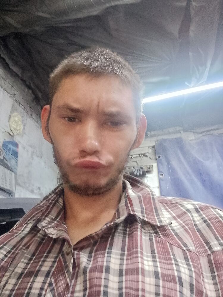  45052787  Gennady, 23 ,    