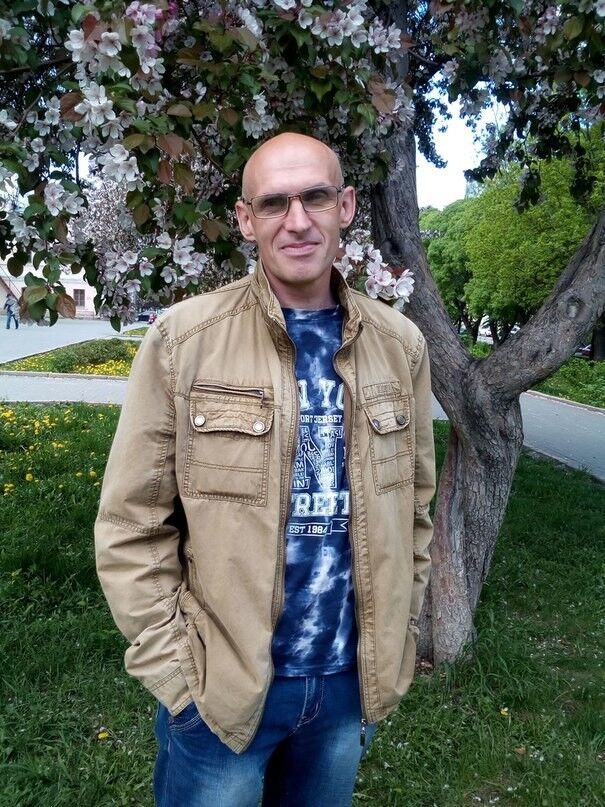  10455137  Vlad, 59 ,    