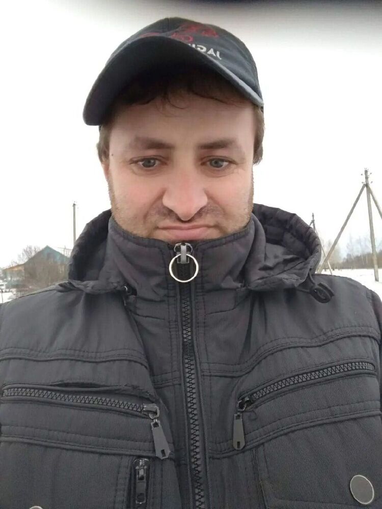  ,   Artur, 43 ,   ,   