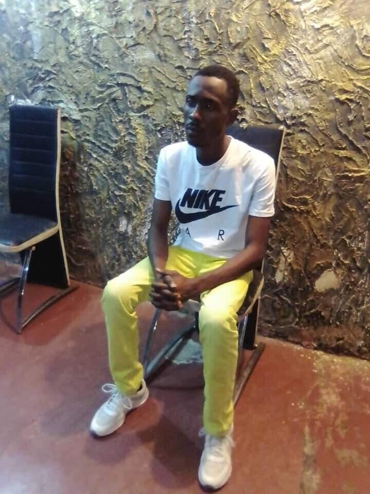  21401527  , 35 ,    