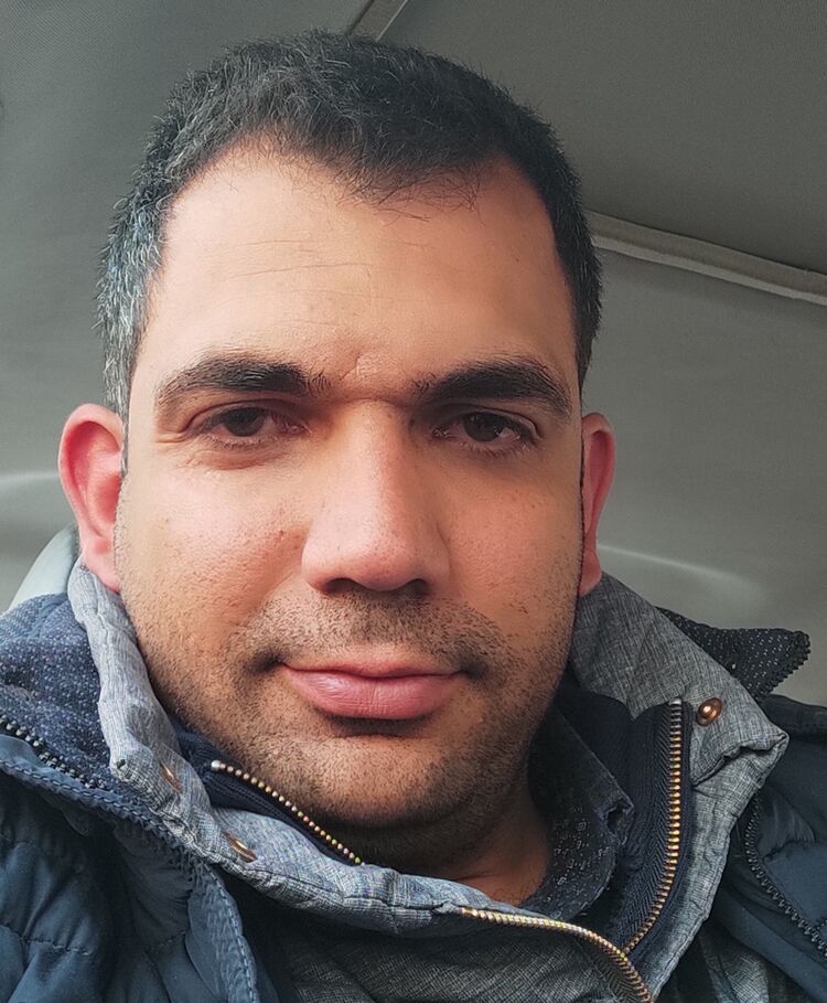  30159577  Hirad, 39 ,    