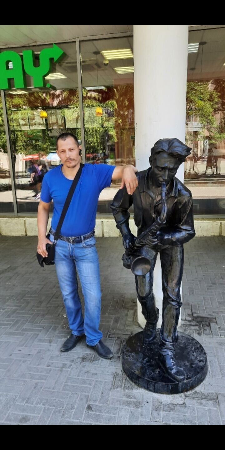  ,   Alexander, 42 ,   c 