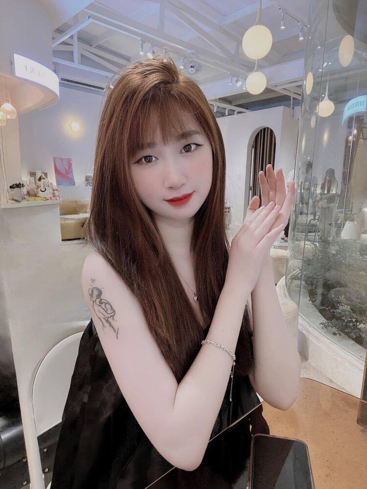  ,   Lynne, 25 ,   ,   