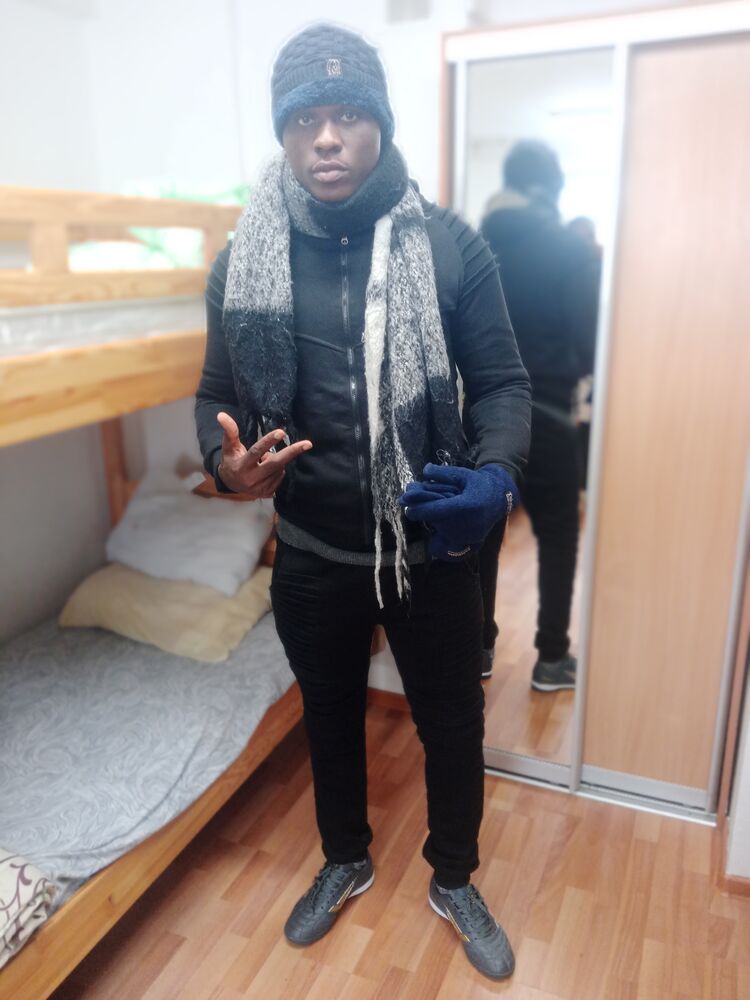  51277427  Aymeric, 32 ,    
