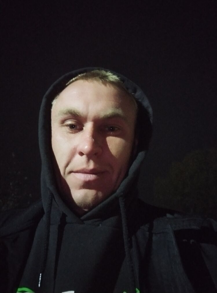  40191407  Ivan, 28 ,    
