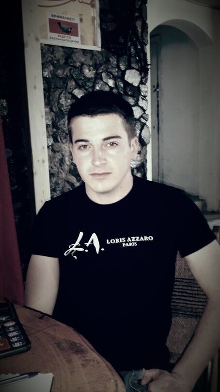  4422057  Umar, 32 ,    