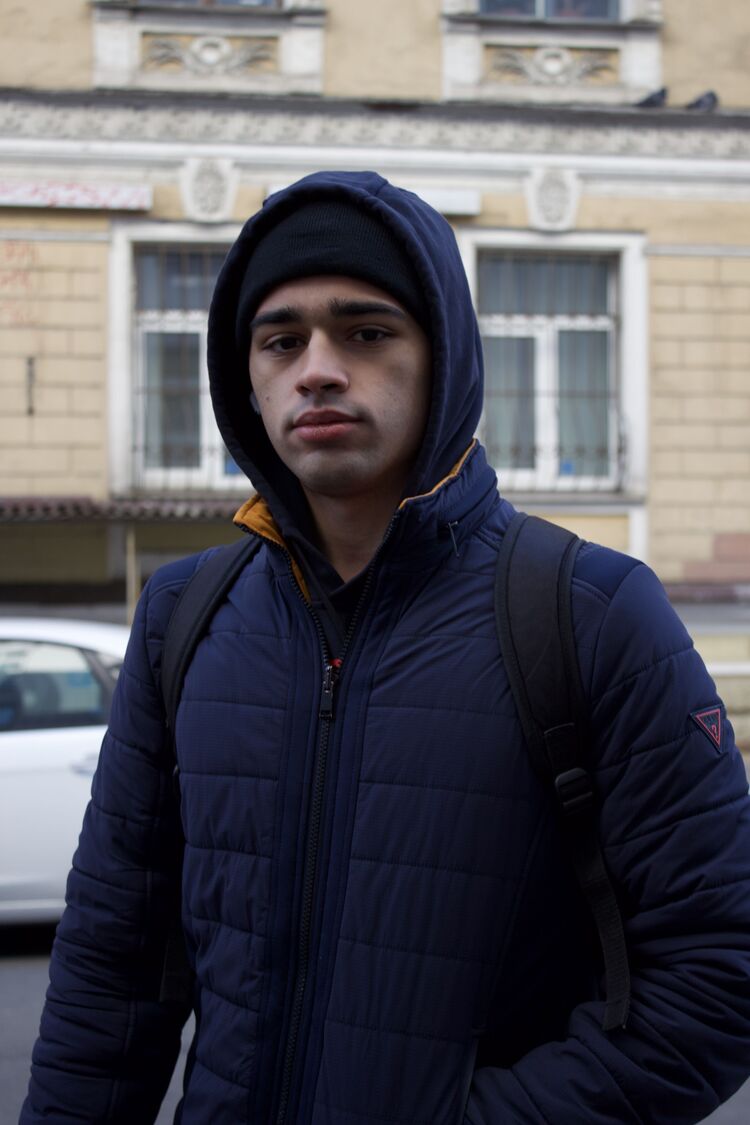  44805527  Armen, 21 ,    -