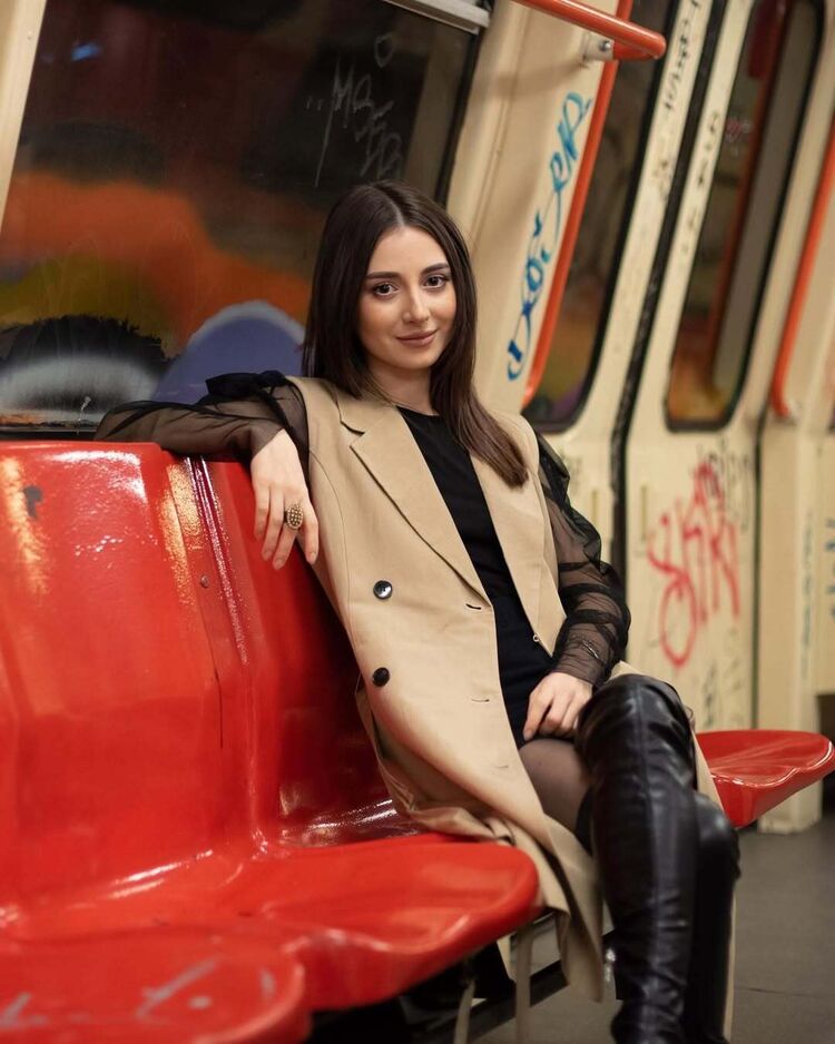  ,   Kristina, 28 ,     , c , 