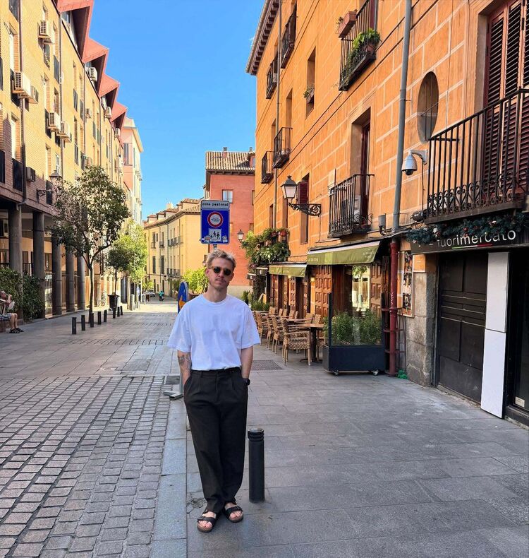  54595247  , 34 ,    -