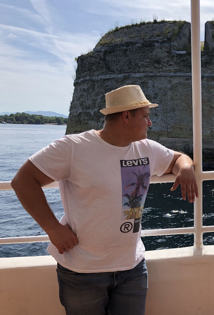 ���� 25738147 ������� ����, 44 ����, ���� ���������� � ������