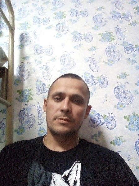 38707467  Alex, 36 ,    