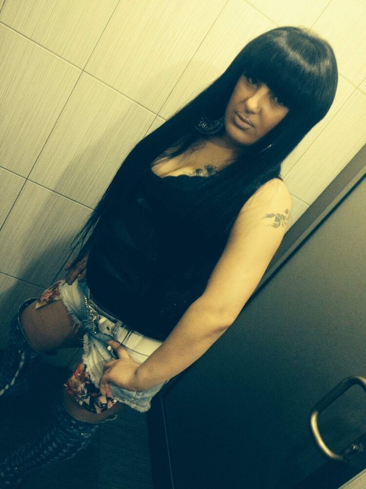  ,   Masha, 32 ,   