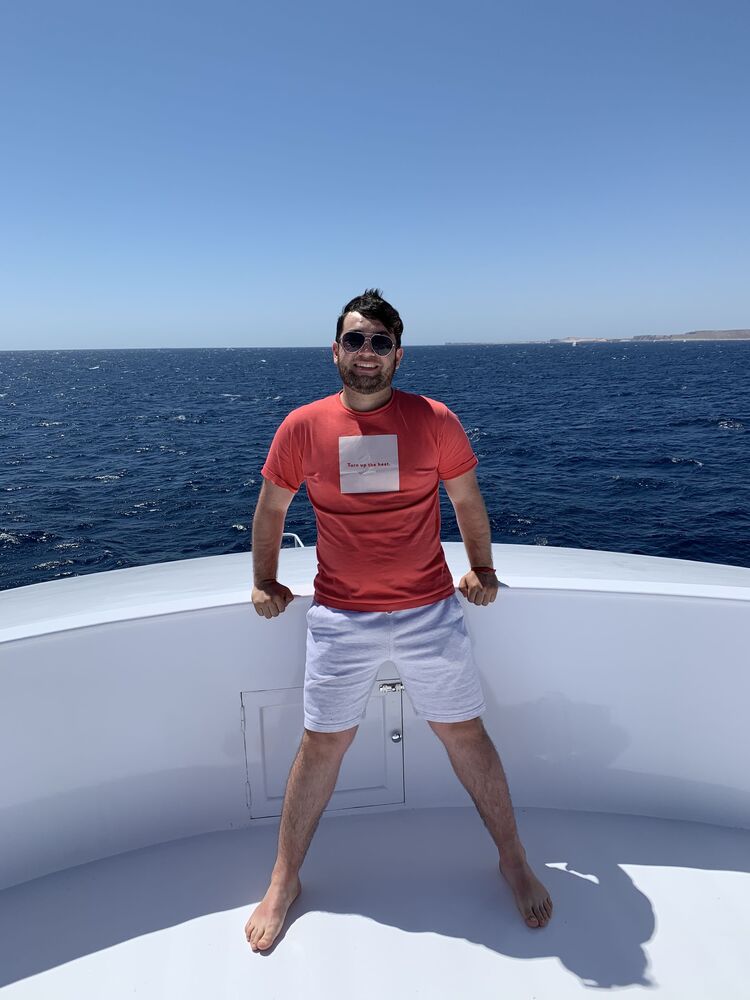  44364447  , 29 ,    -