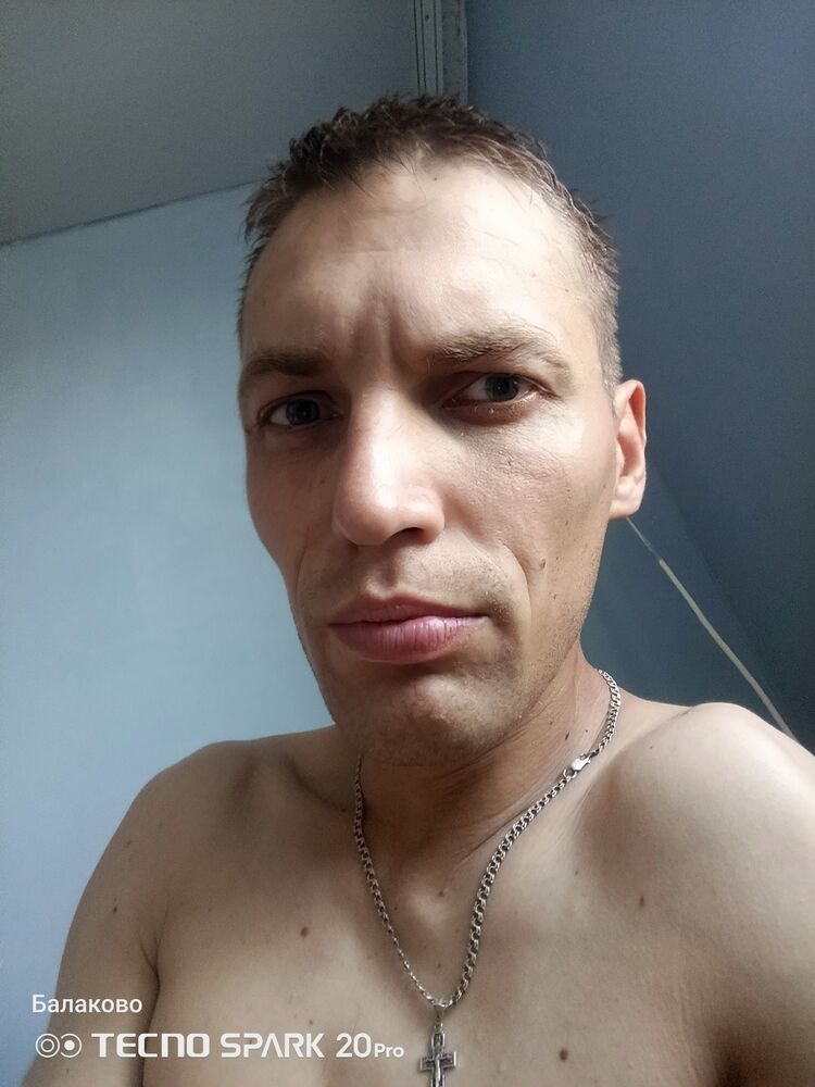  53360287  Mikhail, 32 ,    