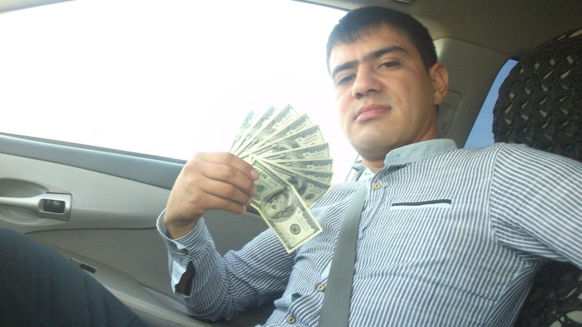  3990607  Azat 6270904, 37 ,    