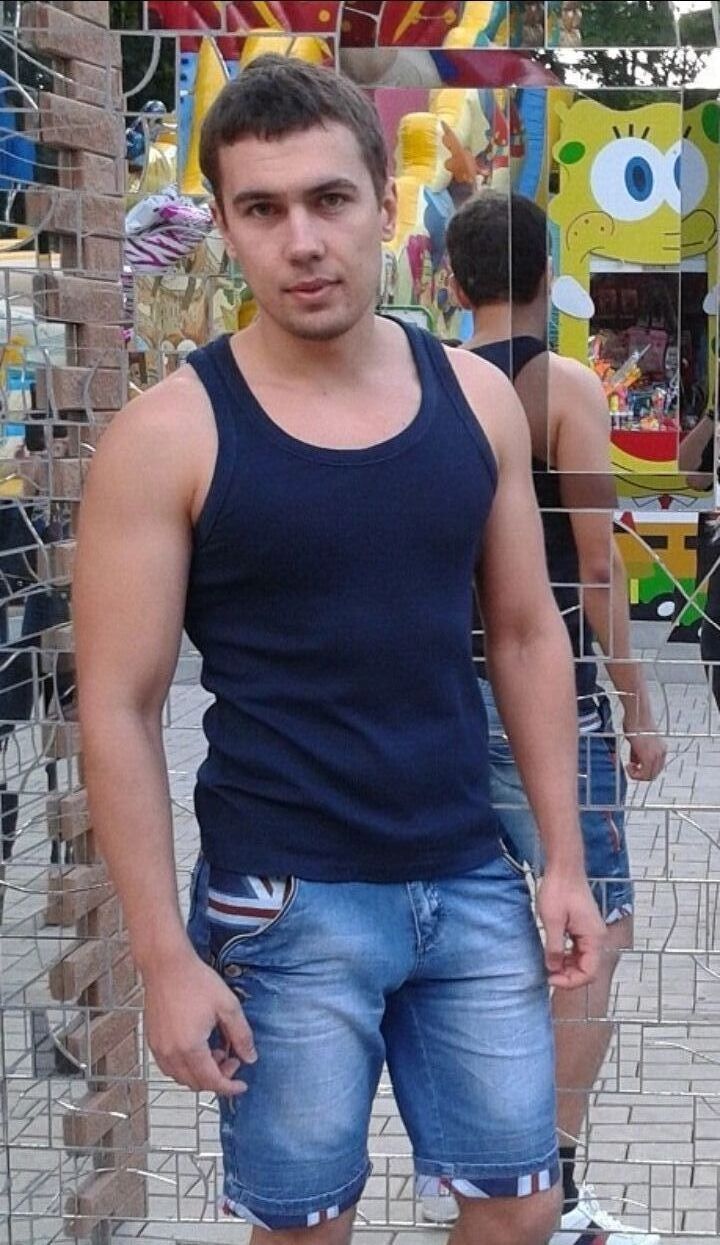  27102417  Anton, 36 ,    