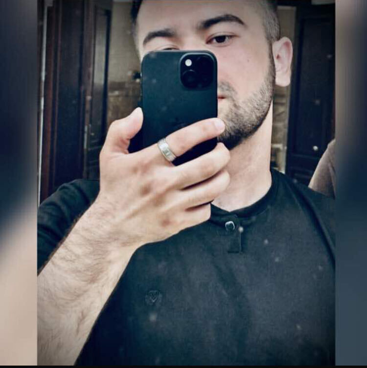  52041777  , 24 ,    