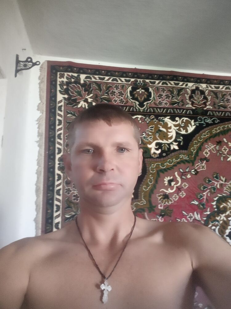  ,   Anton, 39 ,   ,   