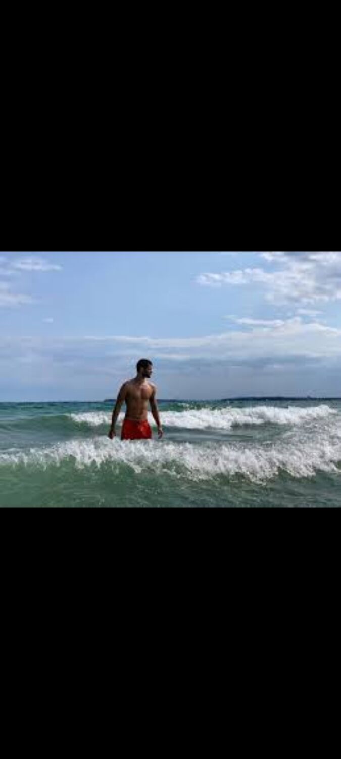  ,   Vlad, 32 ,   ,   