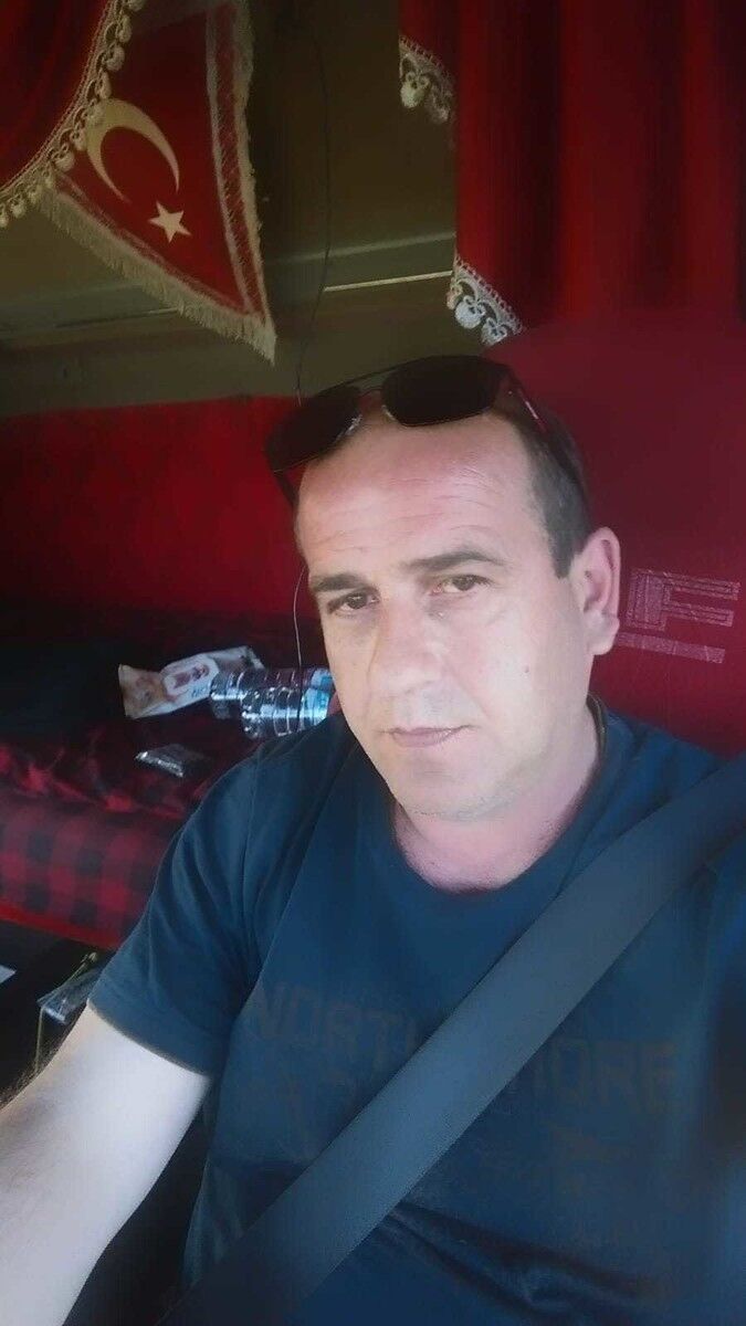  17832027  Ahmet, 49 ,    