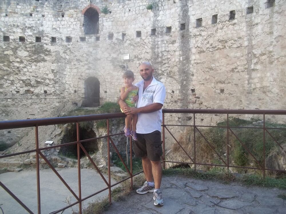  ,   Victor, 41 ,   ,   , c 