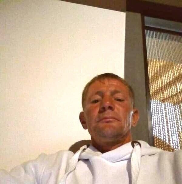  54724757  Nicu, 44 ,    