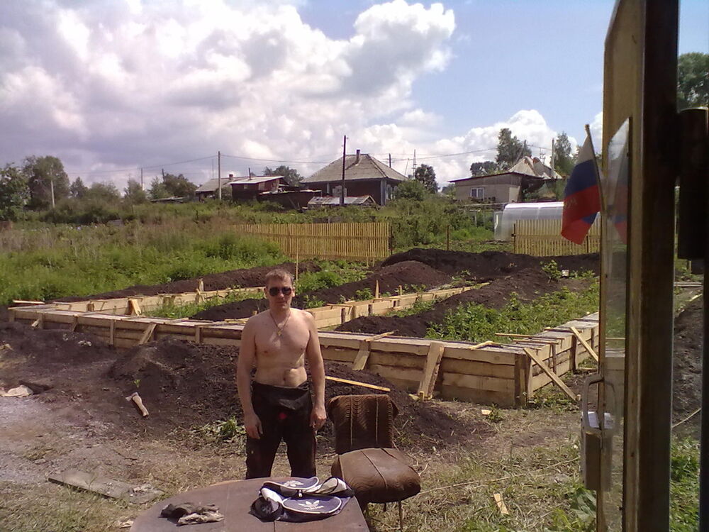  8097907  Aleksej, 48 ,    