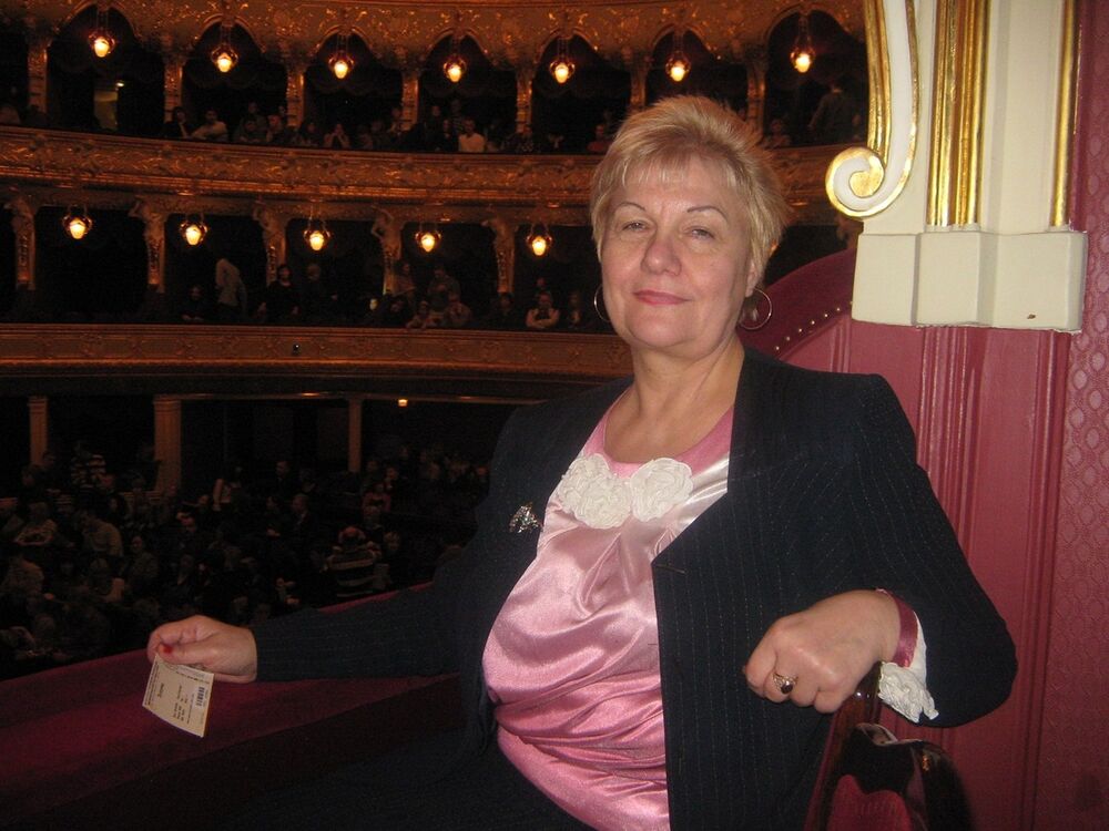  7484527  Antonina, 66 ,    