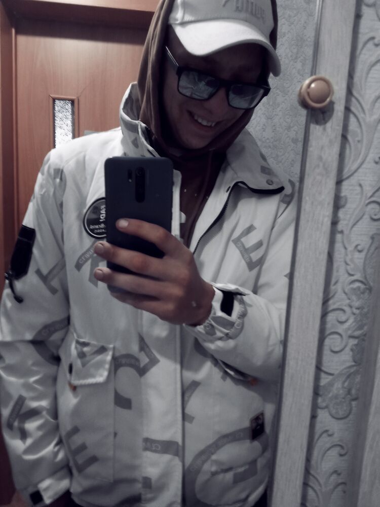  29496767  Artyom, 26 ,    