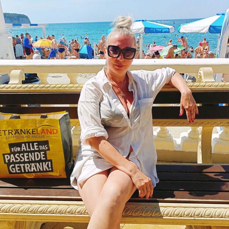  54661197  , 51 ,    --