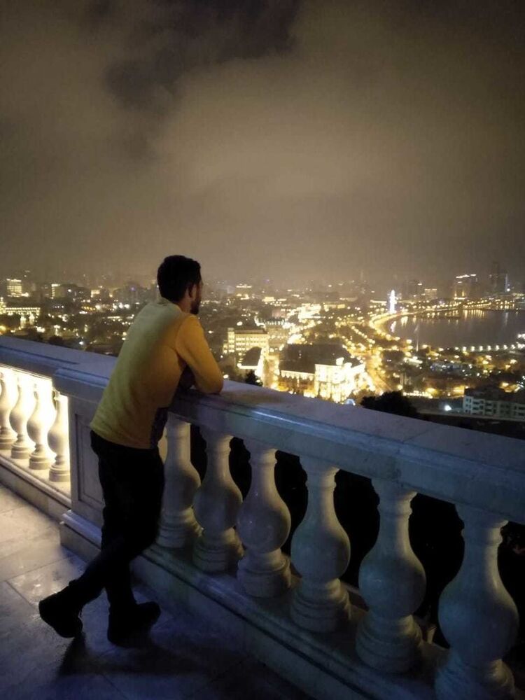  18520597  Orxan, 26 ,    