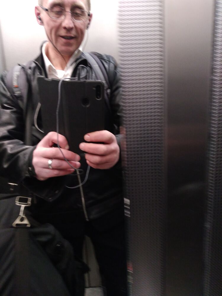  ,   Viktor, 49 ,   ,   , c , 