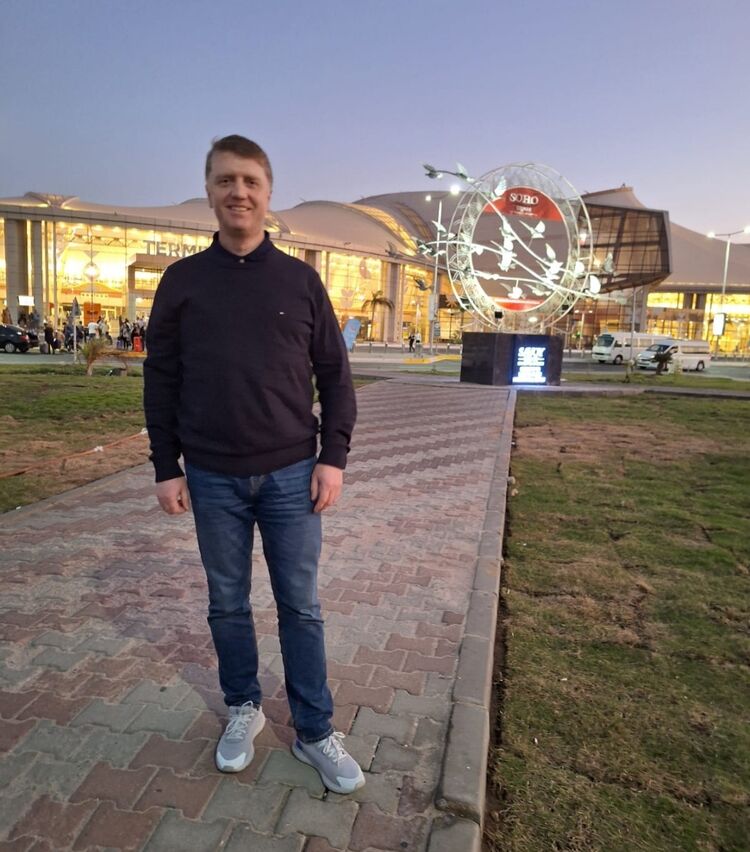 ���������� �����-���������, ���� ������� George, 49 ���, ������������ ��� ����� � ���������, c�������� ���������