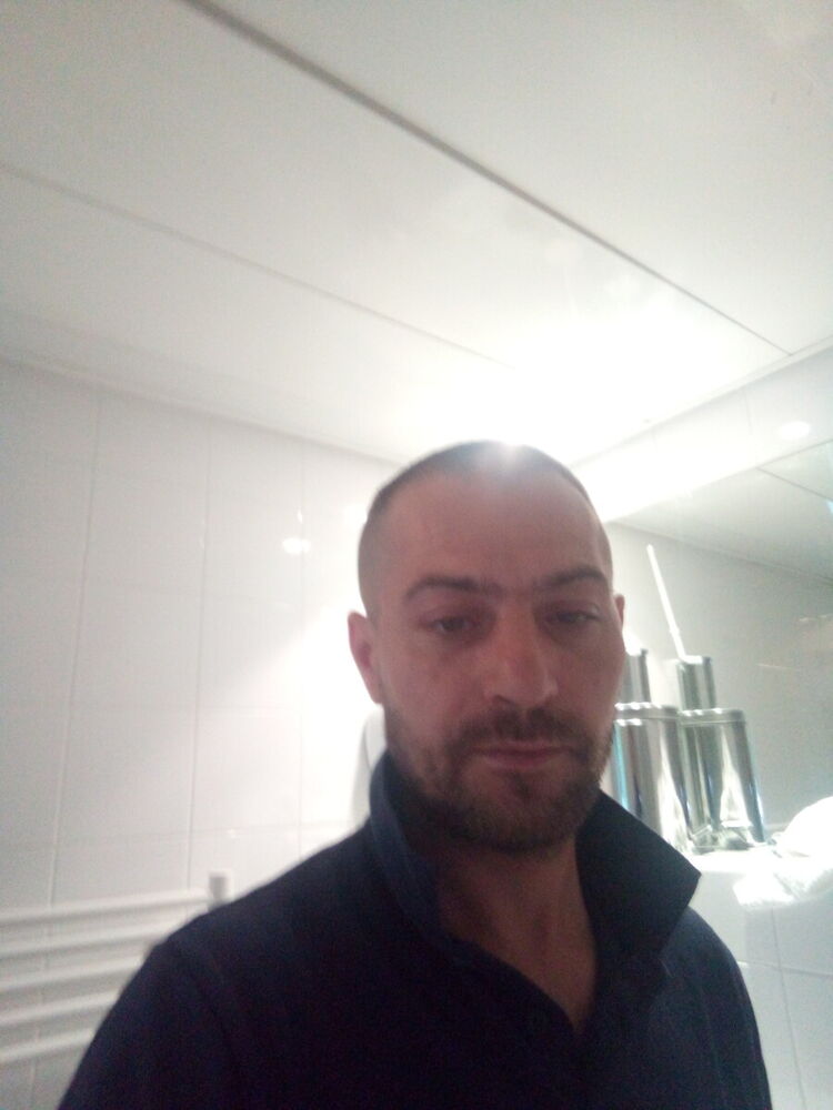  20577757  Octav, 42 ,    